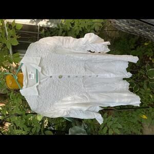 Parsley and Sage Woman’s White mixed Fabric Button up Tunic 3X
